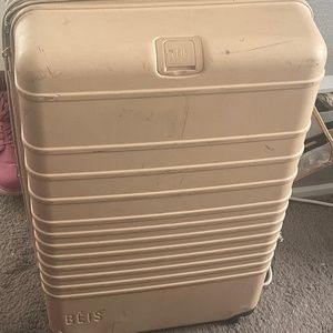 Beis beige suitcase